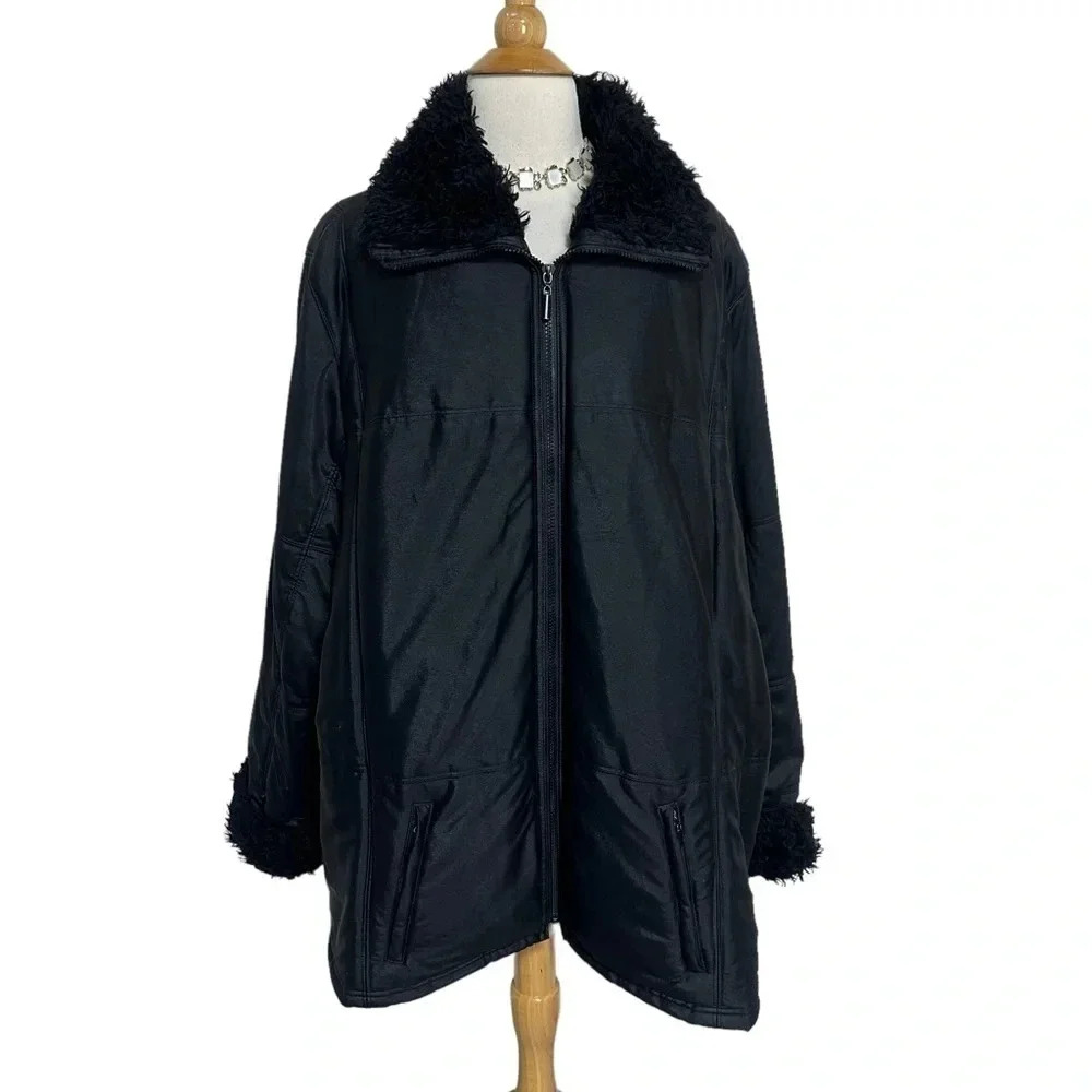 Lane Bryant 22/24 stylish black coat faux fur collar & wrist pockets jackets